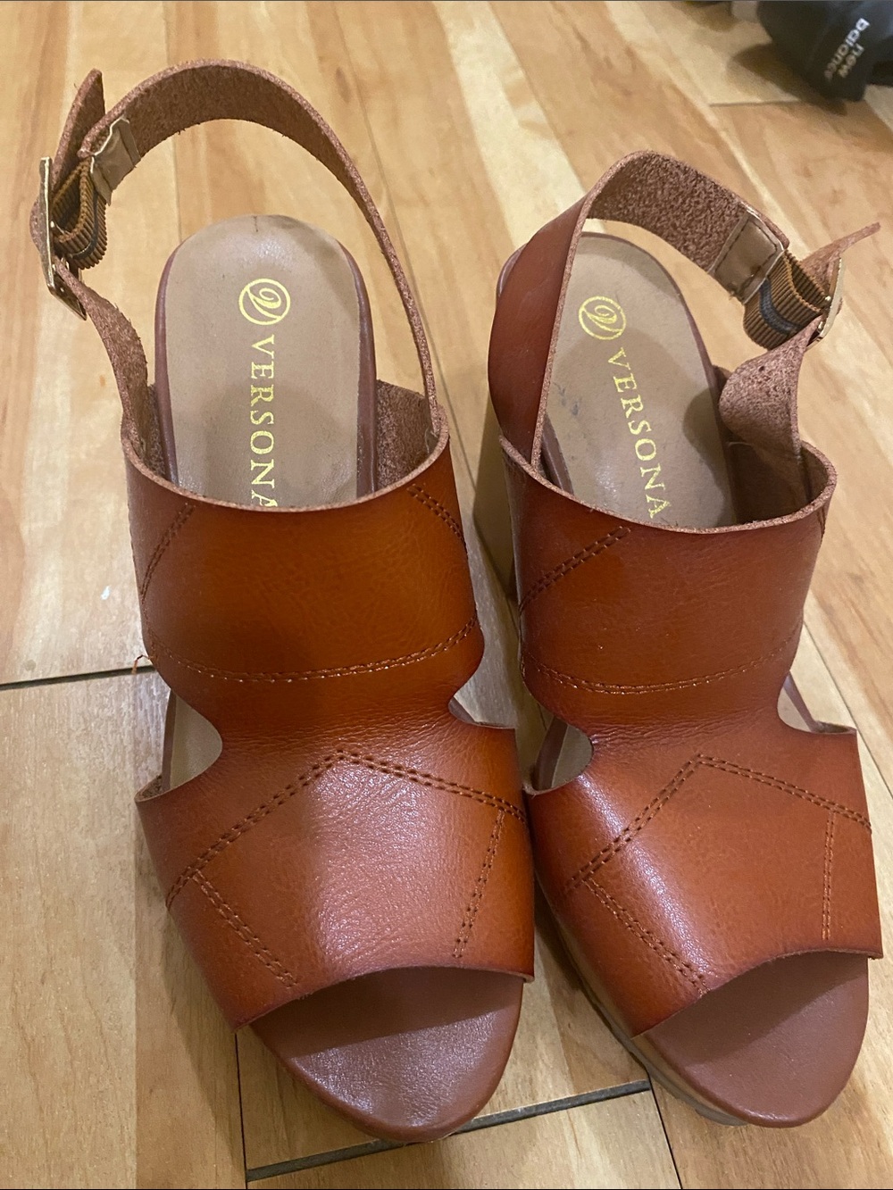 Versona Tan Brown Leather Slingback Sandals